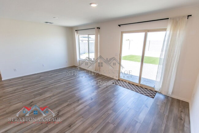 Building Photo - 1474 W Inca Dr