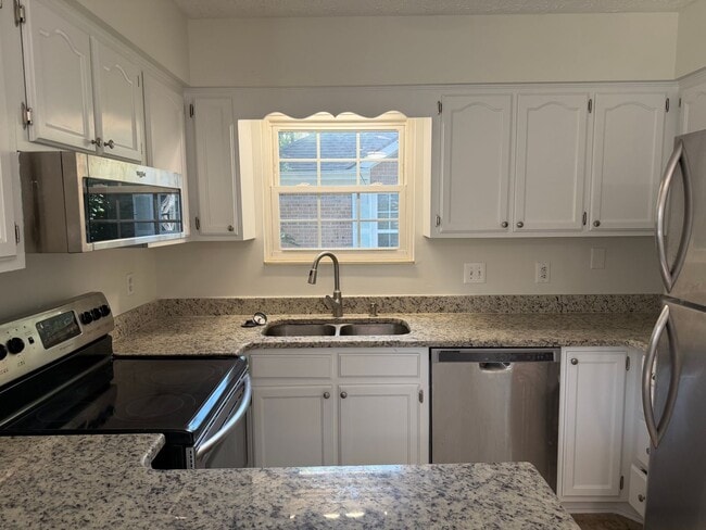 Building Photo - 106 Meridian Ct