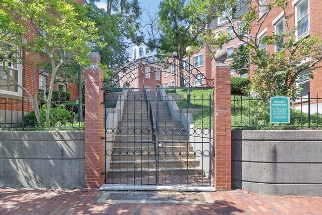 Building Photo - 47 Harvard St