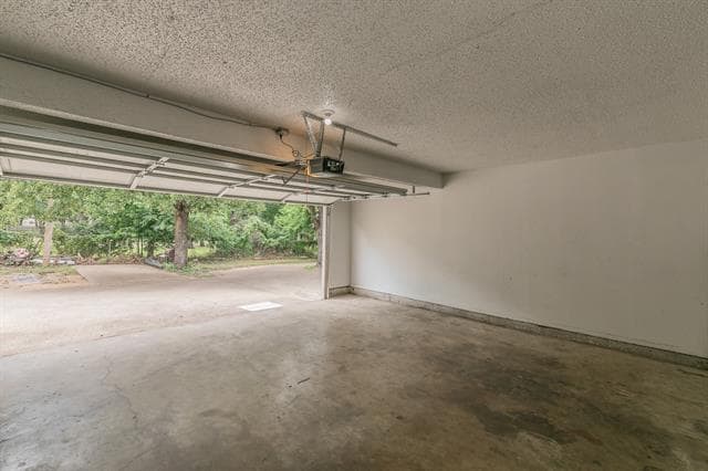 Building Photo - 2760 Parkchester Dr