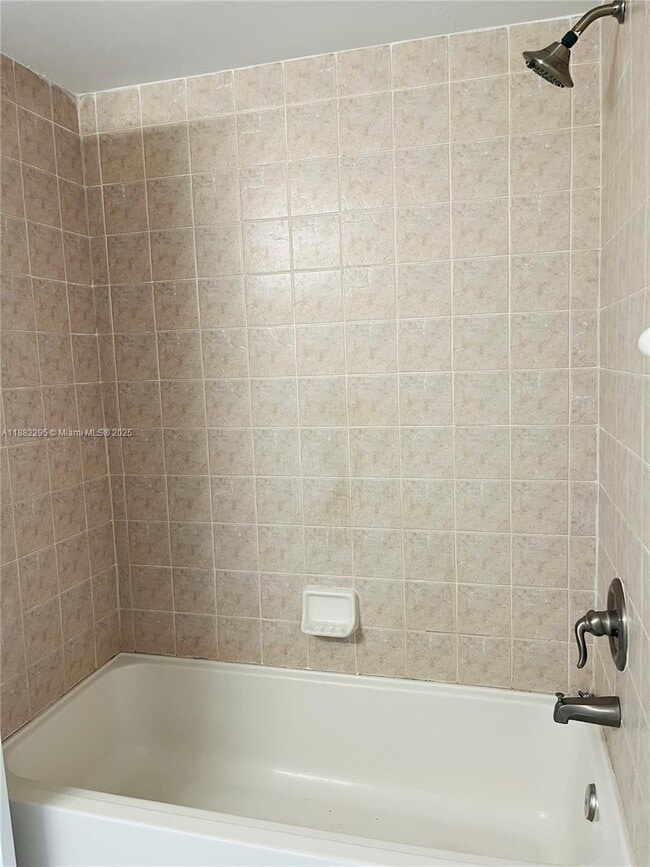 Building Photo - 120 SW 37th Ave