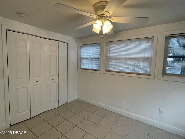 Building Photo - 37 S Wild Olive Ave