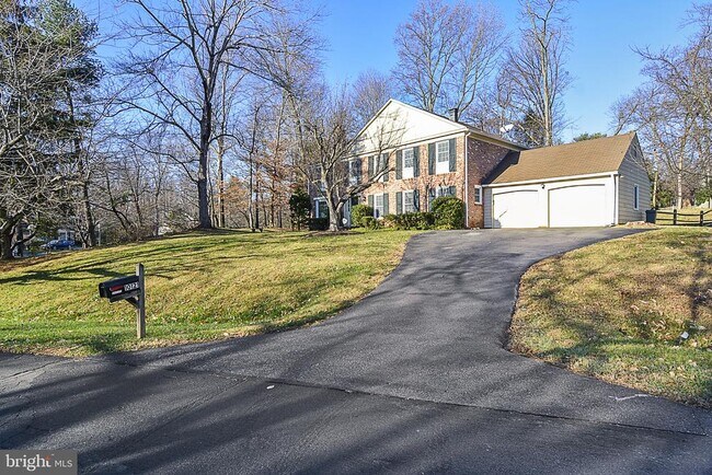 Building Photo - 10121 Donegal Ct