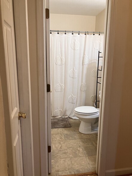 Building Photo - 5608 C St