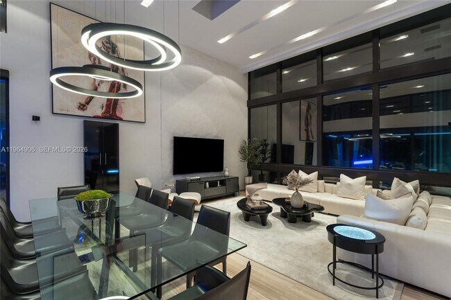 Building Photo - 528 Lakeview Ct