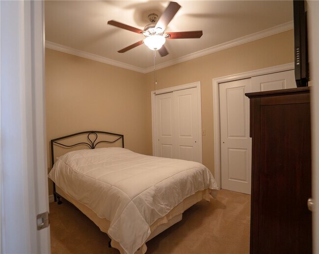 Building Photo - 90 E Market St