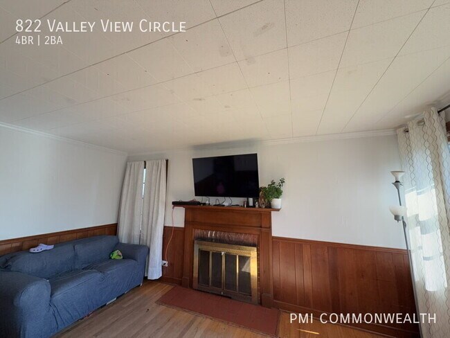 Building Photo - 822 Valley View Cir