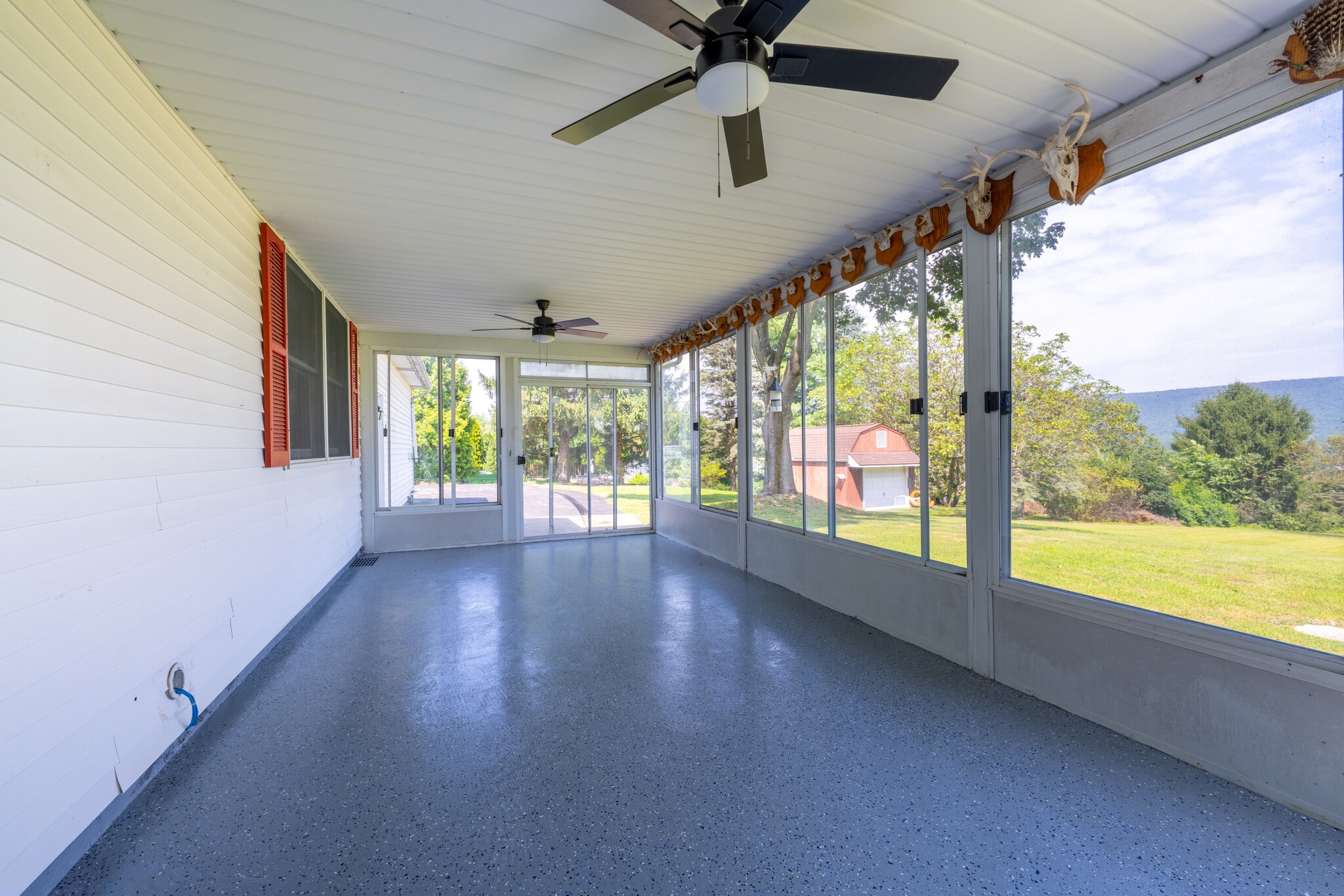 Building Photo - 3250 Vista Dr