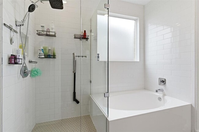 Building Photo - 105 Nuntree Cv