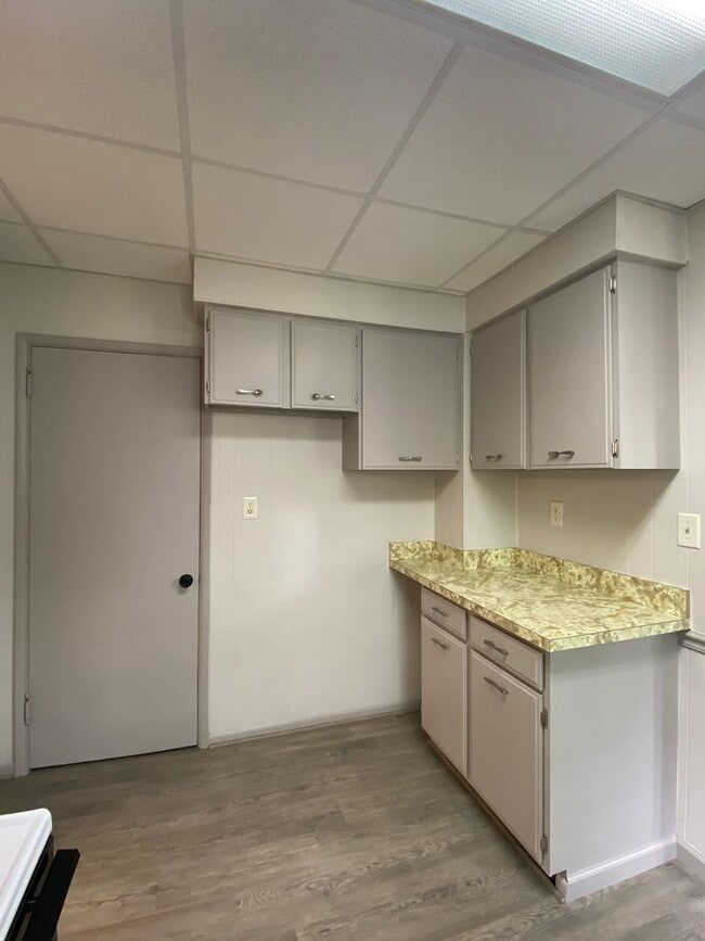 Building Photo - Perfect for you!