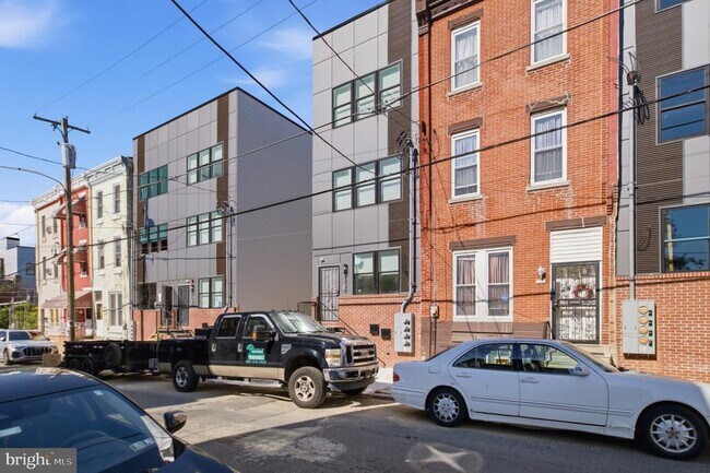 Building Photo - 2330 N 16th St