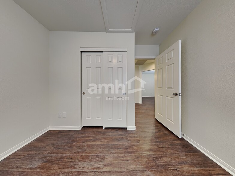 Building Photo - 9761 Trailing Daisy St