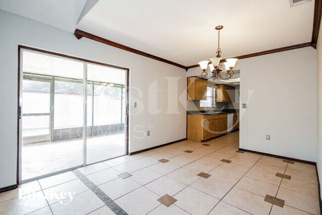 Building Photo - 1595 Sailpoint Dr