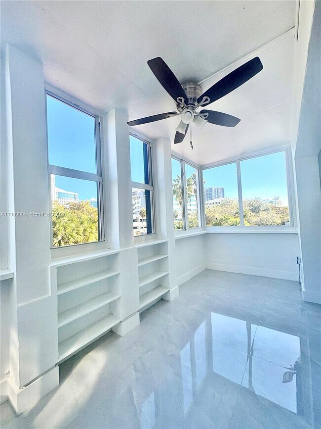 Building Photo - 9159 SW 77th Ave