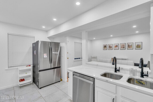 Building Photo - 109 Liberty Bell Rd