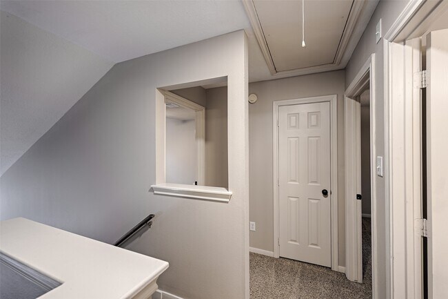 Building Photo - 10 Hancock St