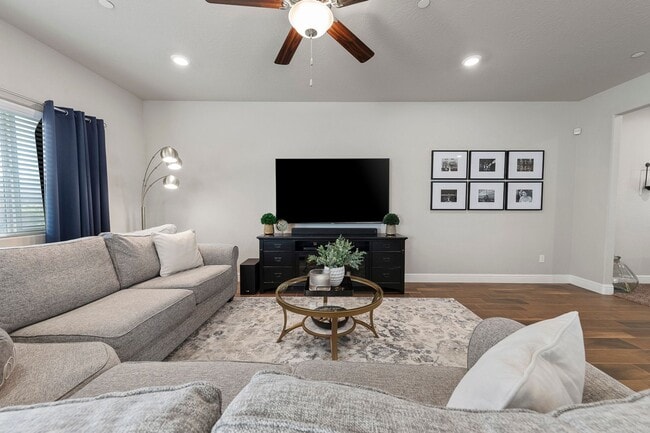 Building Photo - Clovis Eastside Home, 4BR/3.5BA, Built 201...