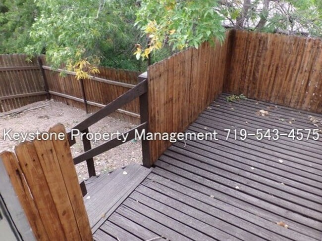 Building Photo - Charming Townhome in Pueblo West – Comfortable & Convenient Living $1300/$1300