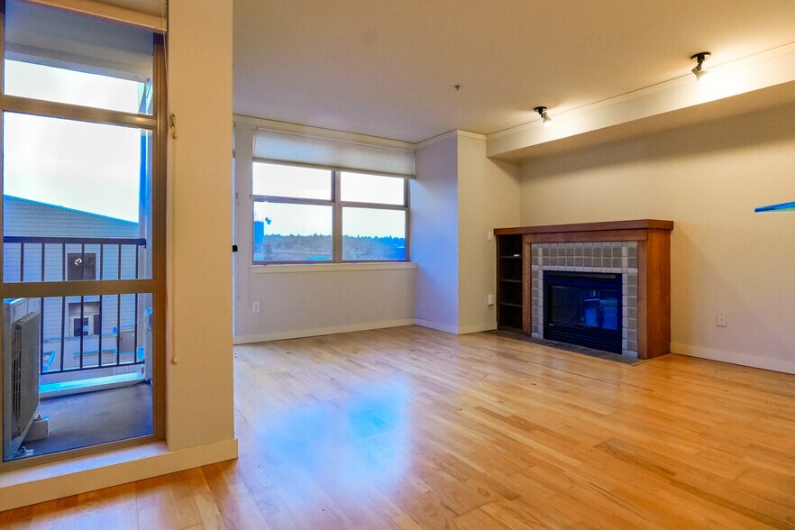 Unfurnished view of living room - 1310 N Lucas Pl