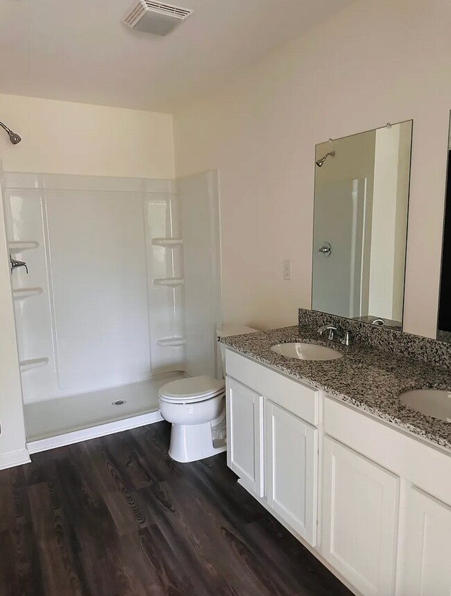 Building Photo - 239 Isabella Way