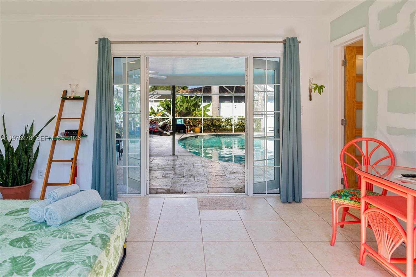 Building Photo - 809 SE 14th Dr