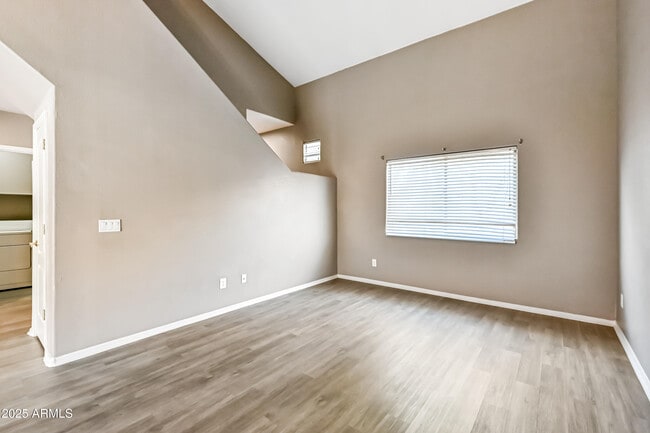 Building Photo - 8053 W Waltann Ln