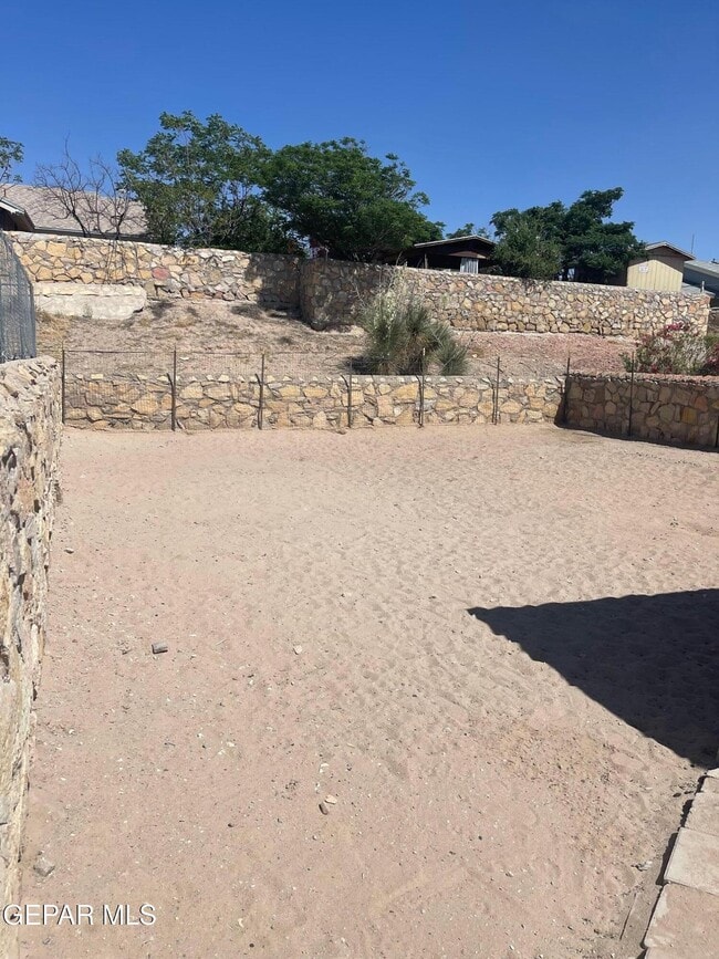 Building Photo - 1516 Greg Powers Dr