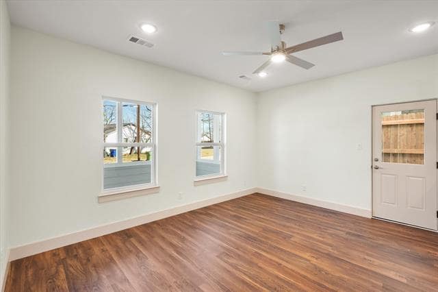 Building Photo - 504 E Kimball St