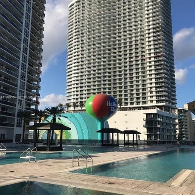 Building Photo - 1830 S Ocean Dr