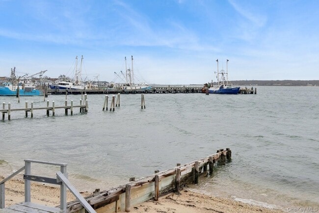 Building Photo - 424 4th St