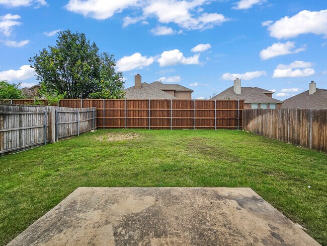 Building Photo - 12320 Walden Wood Dr