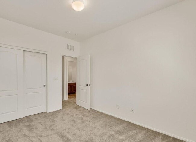 Building Photo - 614 Taliput Palm Pl