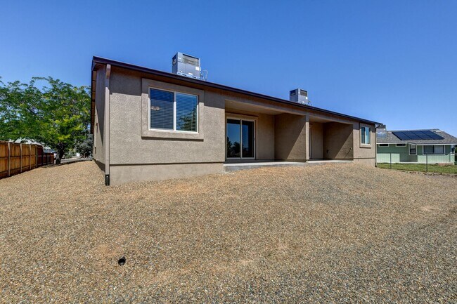 Building Photo - 7105 E Dodge Cir