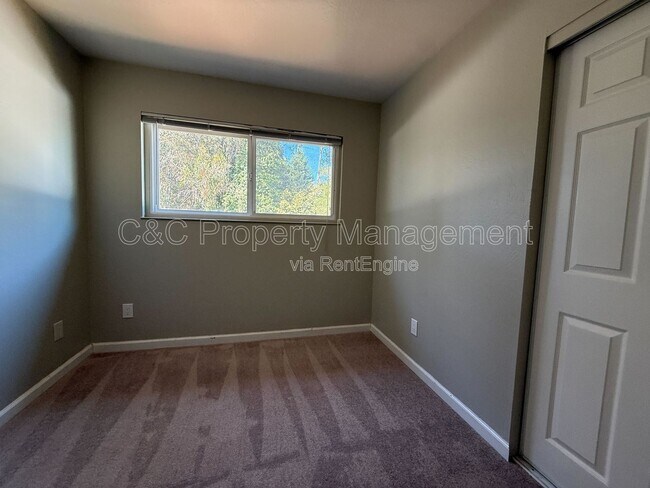Building Photo - 2895 Capitola Rd