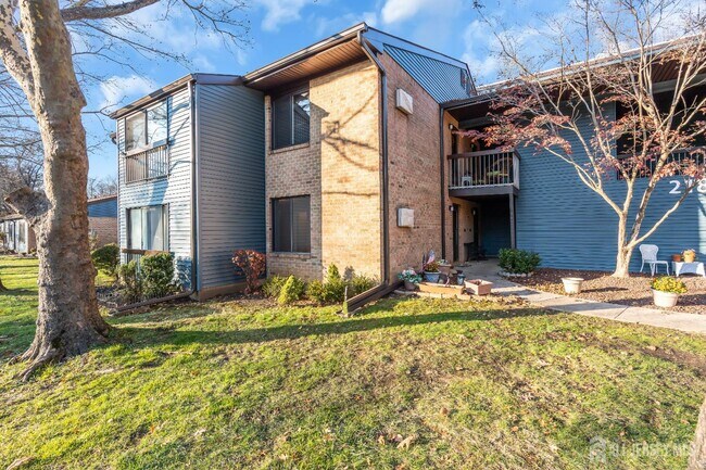 Building Photo - 218 Medford Ct