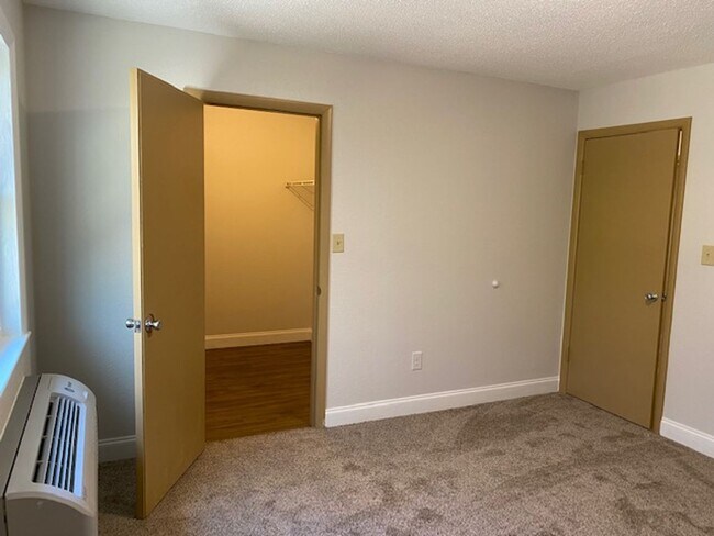 Building Photo - 30 Success Ave