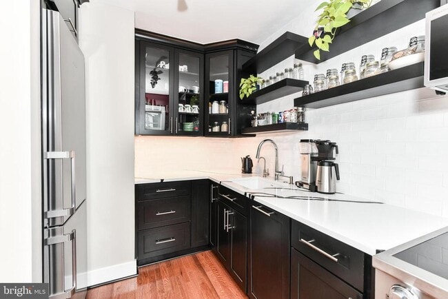 Building Photo - 1808 W Abingdon Dr