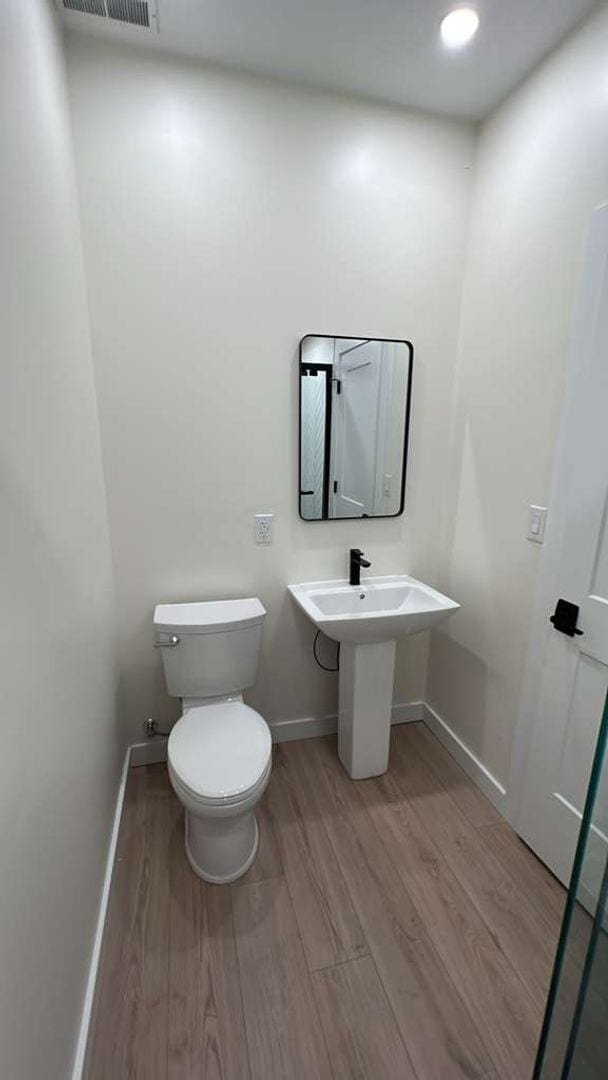 Building Photo - Massive  13-Bedroom House with huge Privat...