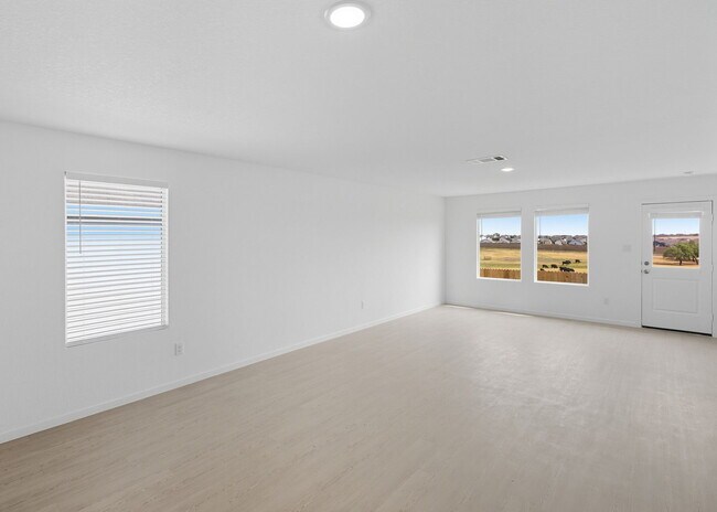 Building Photo - New Braunfels Serene Country View