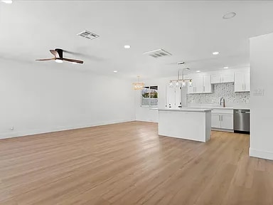 Building Photo - 1209 Avenue G