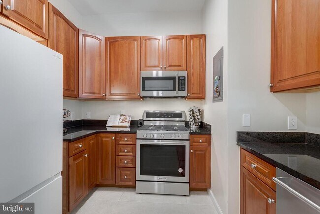 Building Photo - 309 Holland Ln