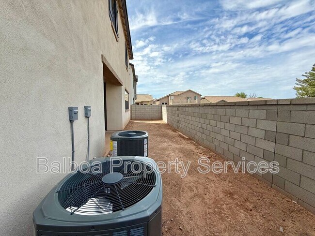 Building Photo - 2345 E Stephens Ct
