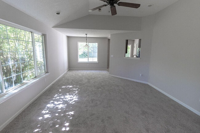 Building Photo - 1404 Jean Rae Dr