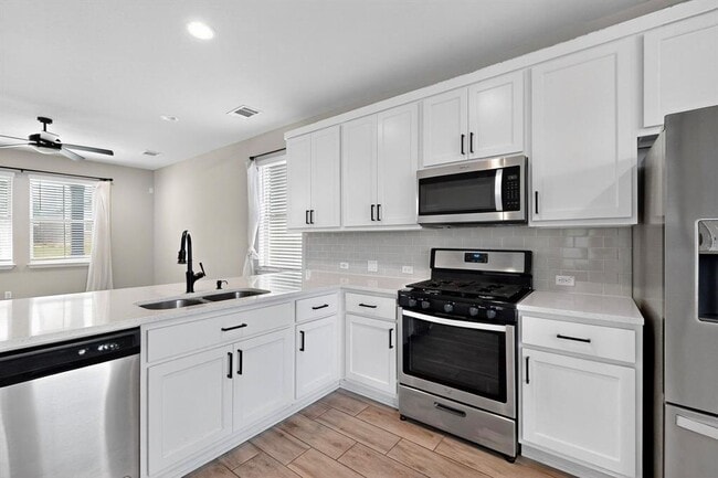 Building Photo - 2025 Arendale Dr
