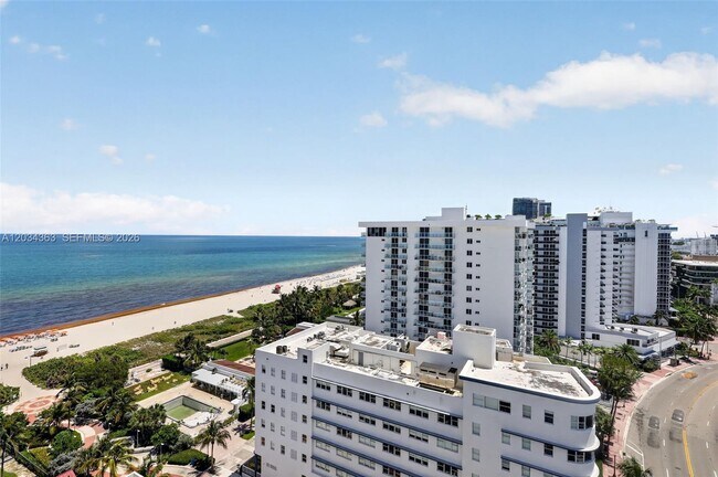 Building Photo - 2555 Collins Ave