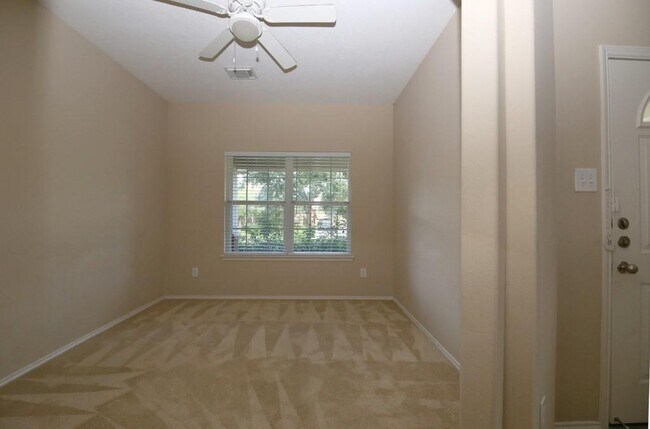 Building Photo - 14715 Country Rose Ln