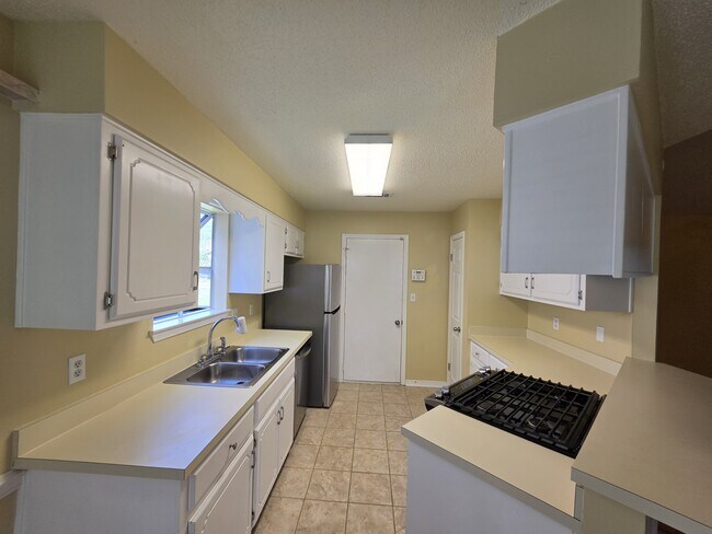 Building Photo - 148 Meadowbrook Ct