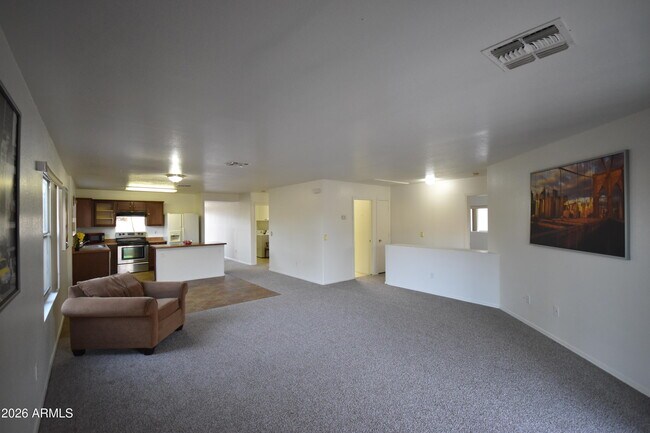 Building Photo - 2404 W Roeser Rd