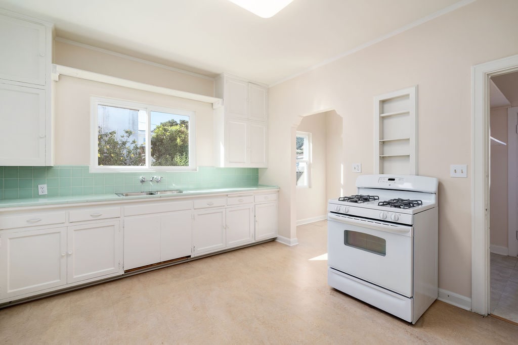 Huge Open Kitchen - 59 Chorro St