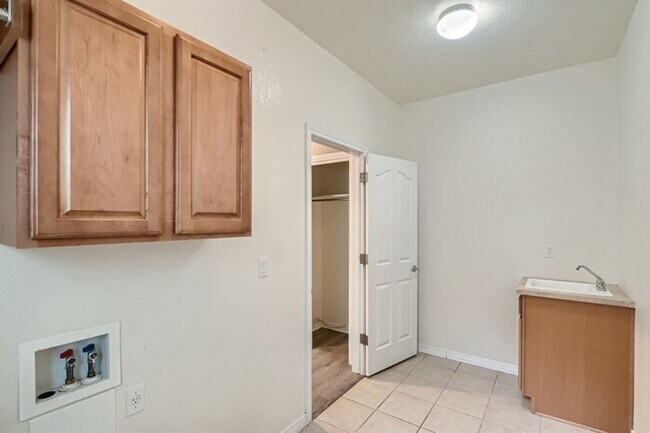 Building Photo - 25935 East 4th Place, Aurora, CO, 80018